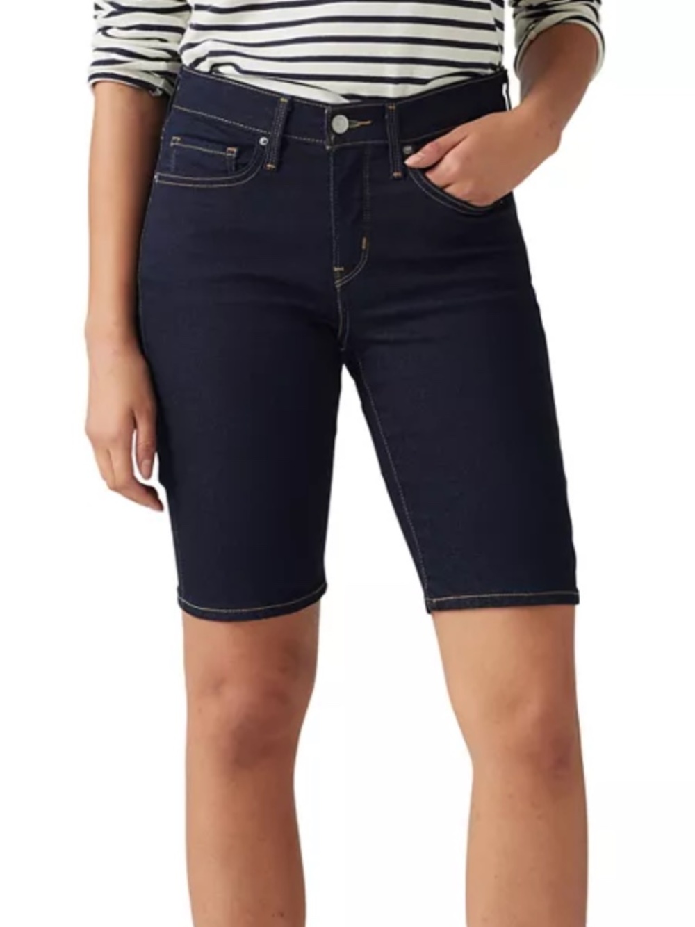Levi’s Classic Bermuda Shorts - Hypersoft - Mid Rise - size 24